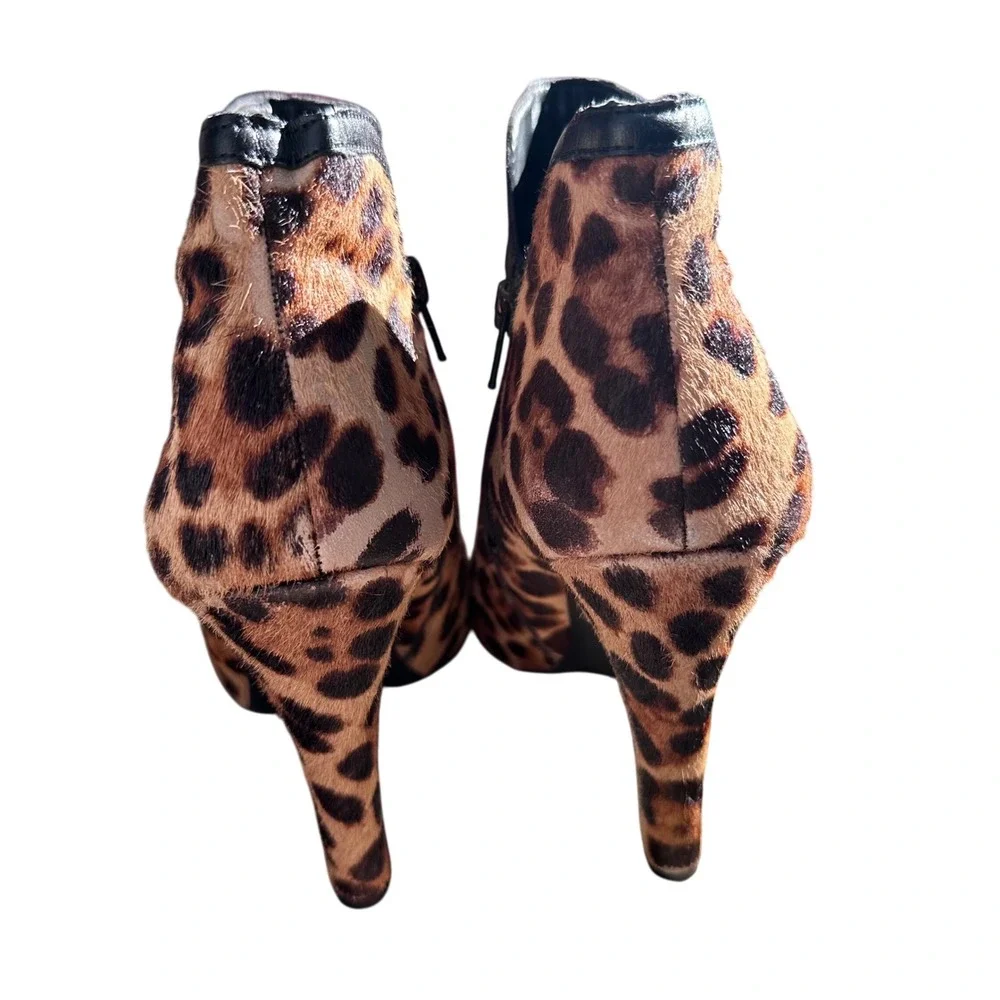 Leopard Print Pony Hair Leather‎ Trim Heel Booties 7.5M Gianni Bini